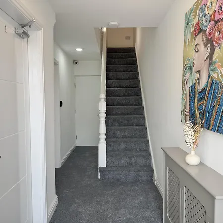 Relax @ Southfield Konukevi