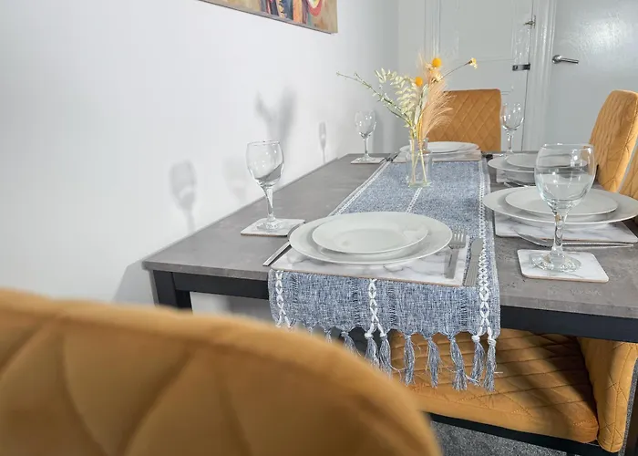 Relax @ Southfield 招待所